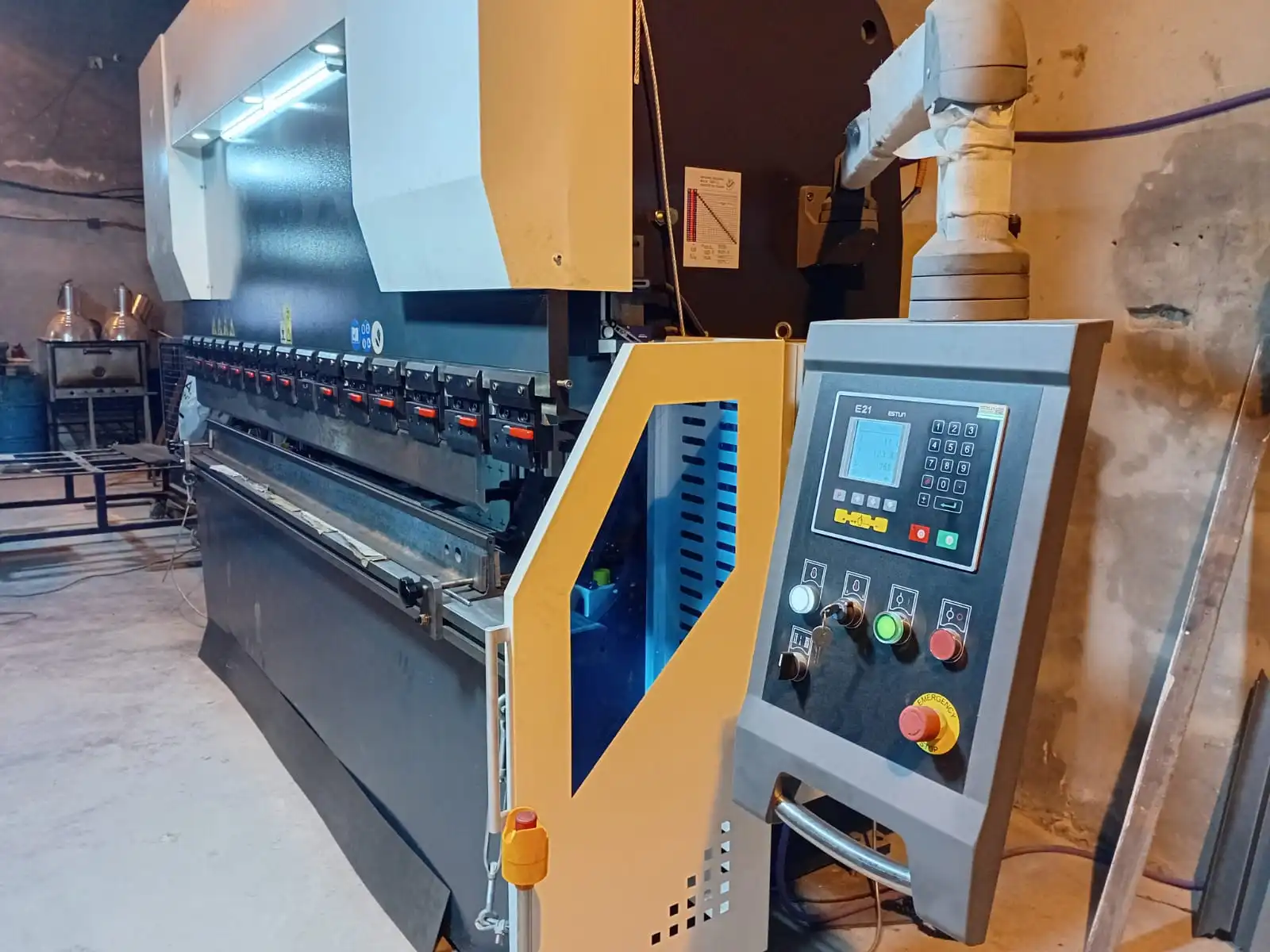 Plegadora de acero inoxidable